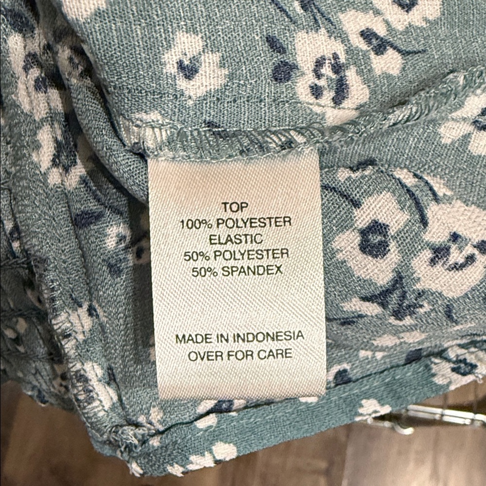 Floral Ruffle Blouse - Picture 10 of 11